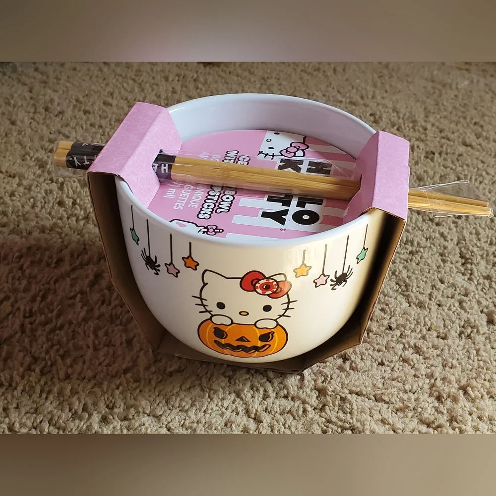 Hello Kitty Ramen Bowl & Chopsticks - Picture 8 of 8